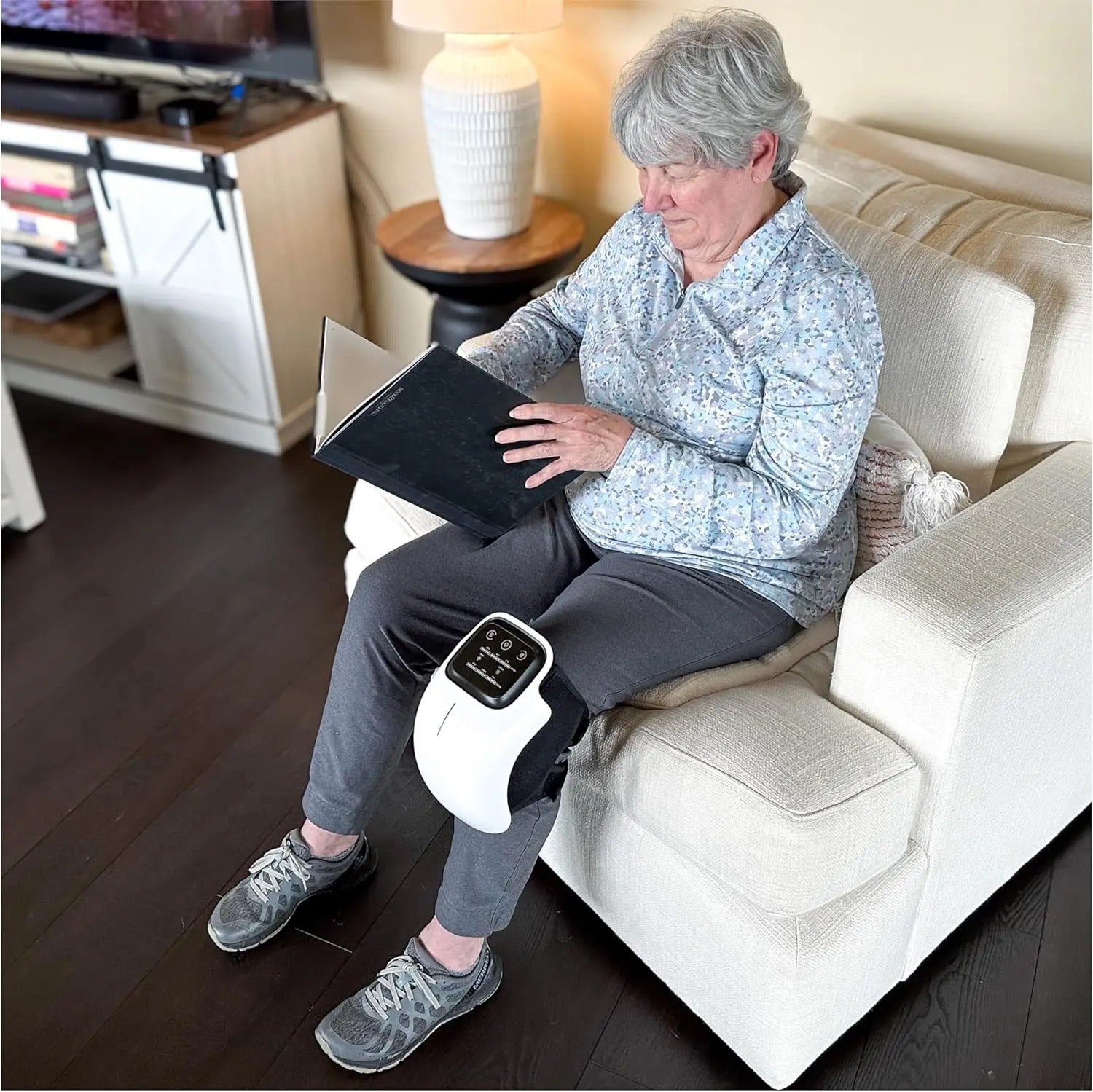 Granny using our knee massager machine